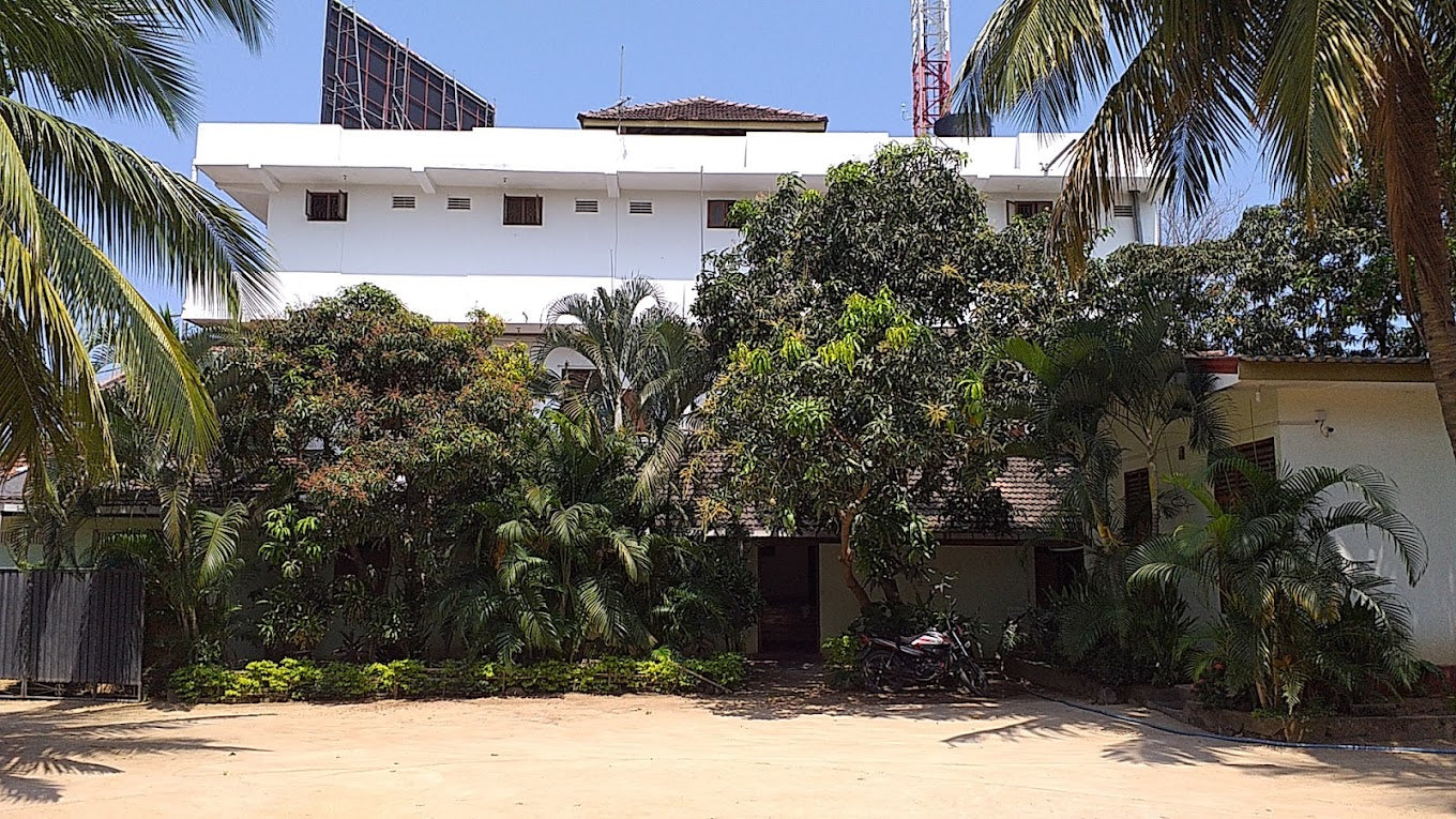 Akkaraipattu Guest House