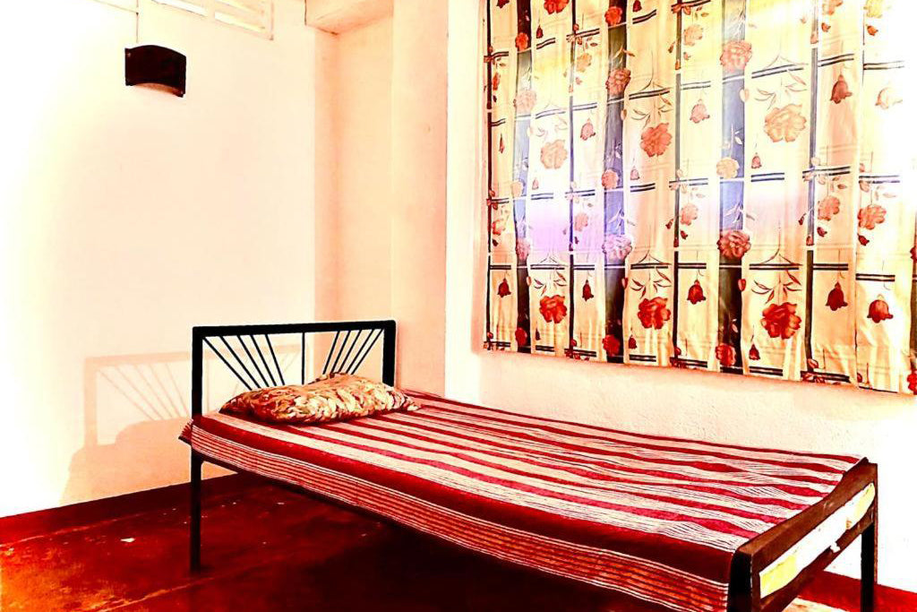 Coca Cola Hostel, Malabé