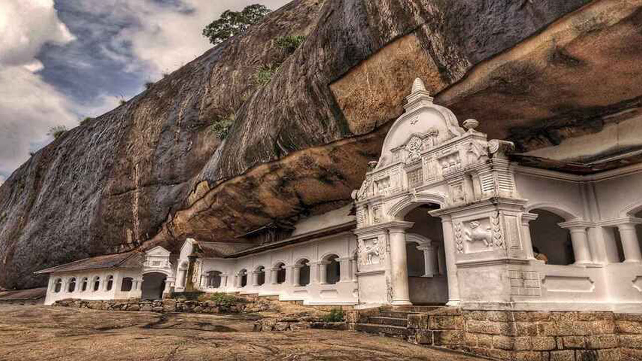 Sigiriya-Felsen- und Wildelefantensafari ab Colombo