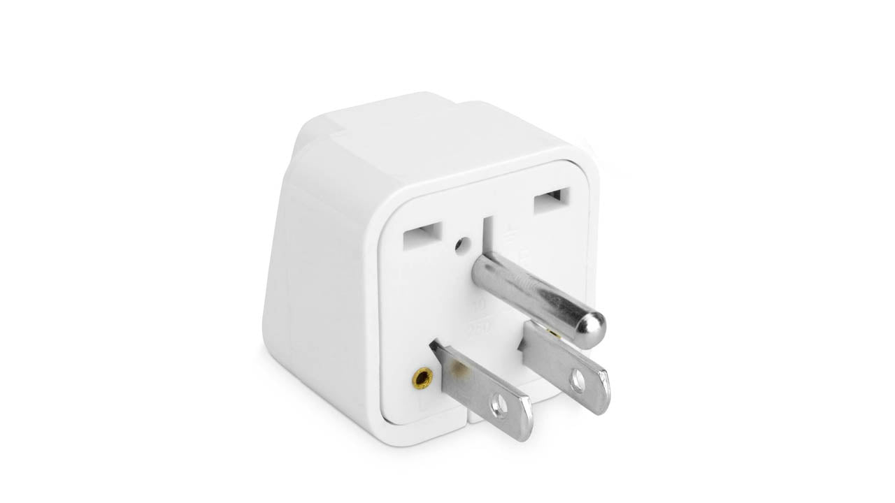 Universeller auf amerikanischen Steckdosenstecker-Adapter