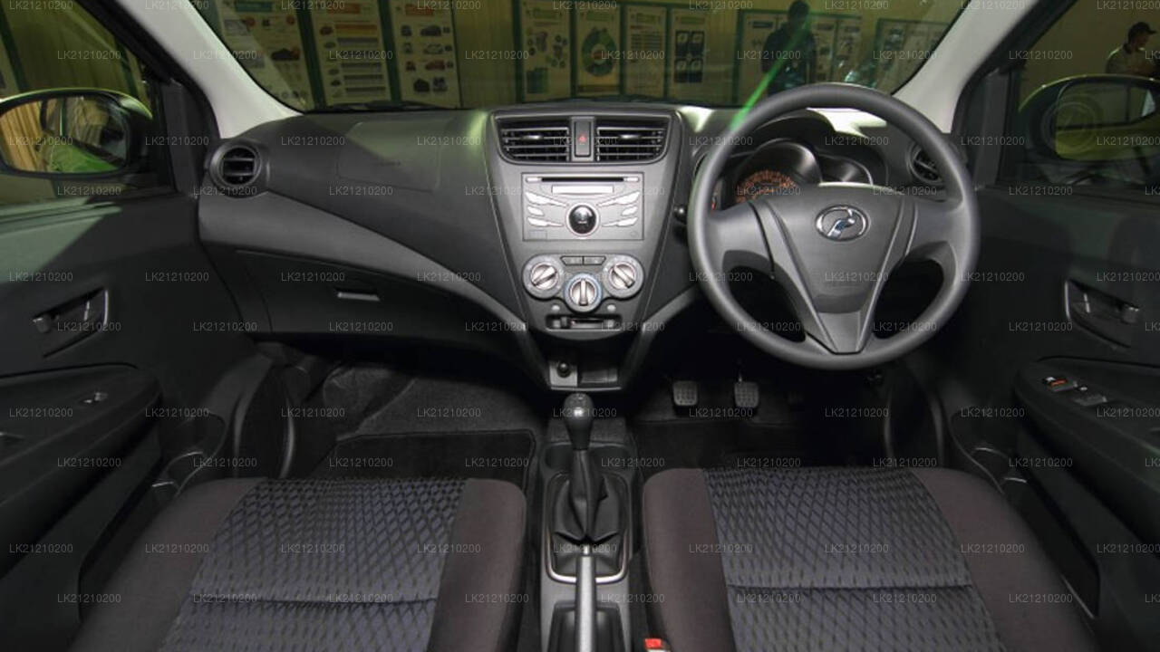 Perodua (Daihatsu) Axia Auto Economy Car (selbstfahrend)