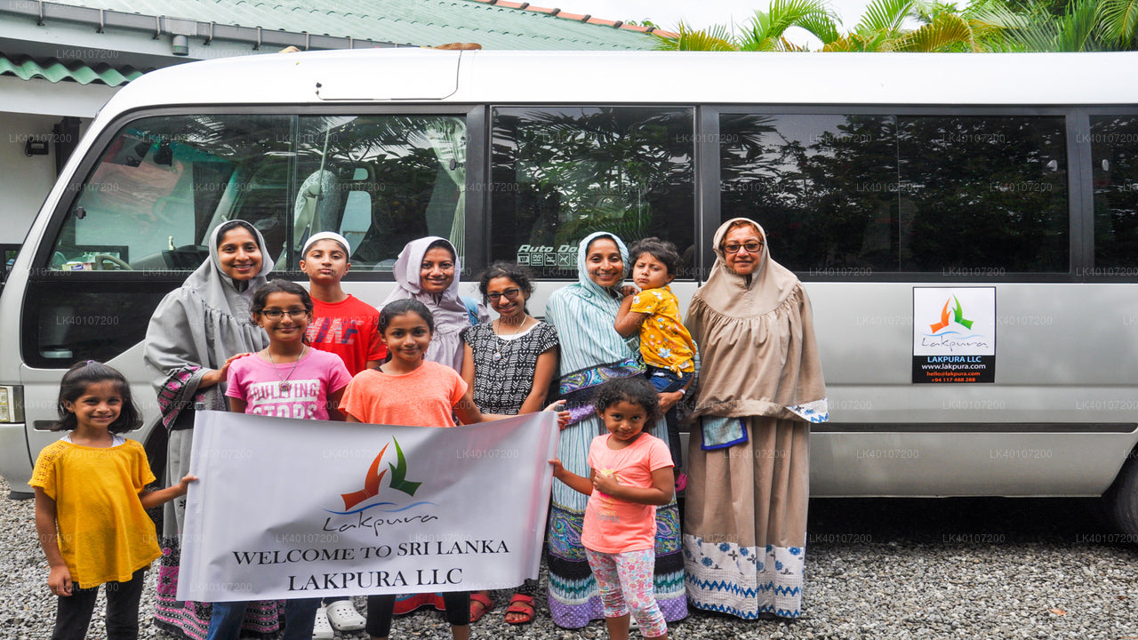 Privater Transfer vom Flughafen Colombo (CMB) nach Sigiriya City