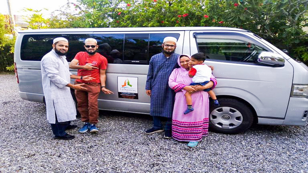 Privater Transfer von Udawalawe City nach Ahungalla City