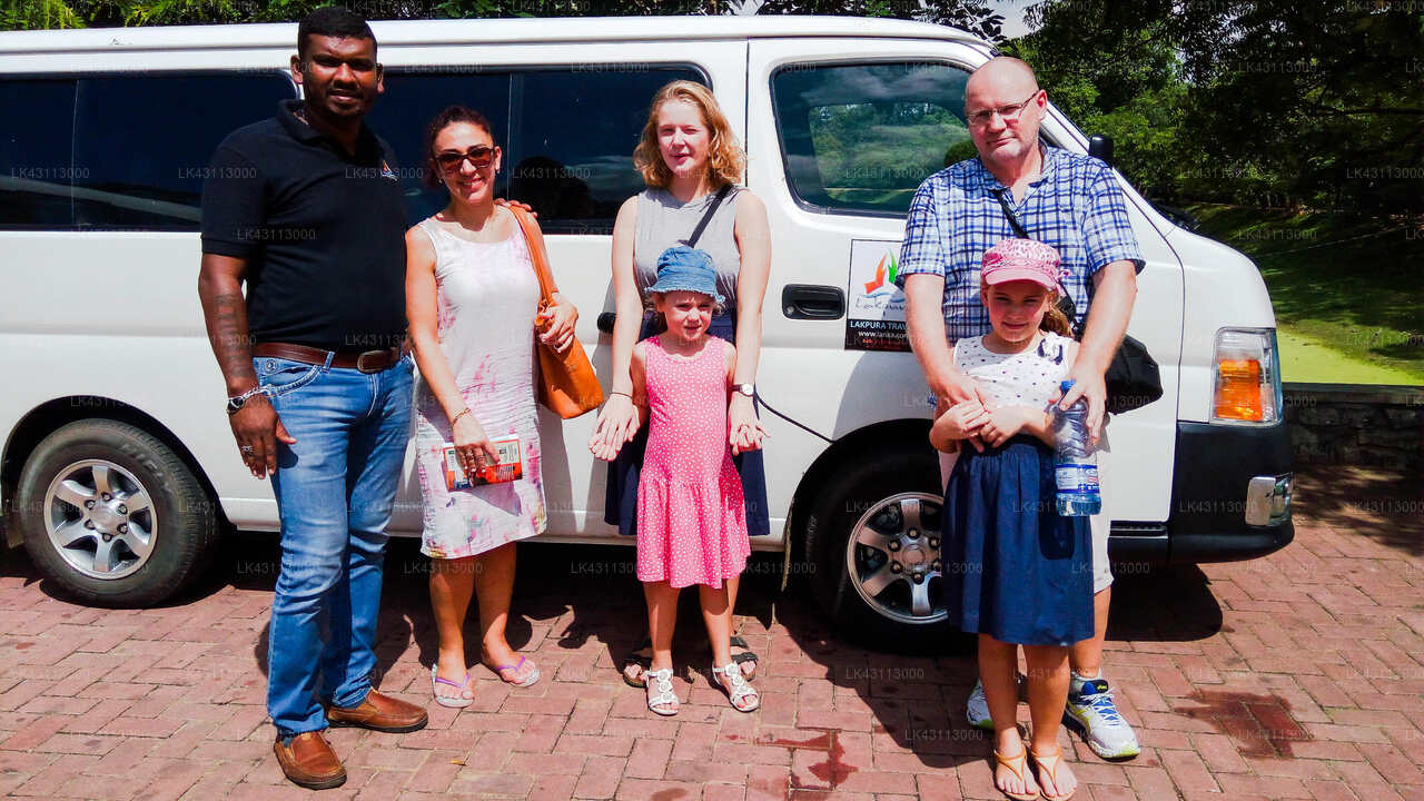 Transfer zwischen dem Flughafen Colombo (CMB) und dem Maskelioya Family Park Resort, Hatton