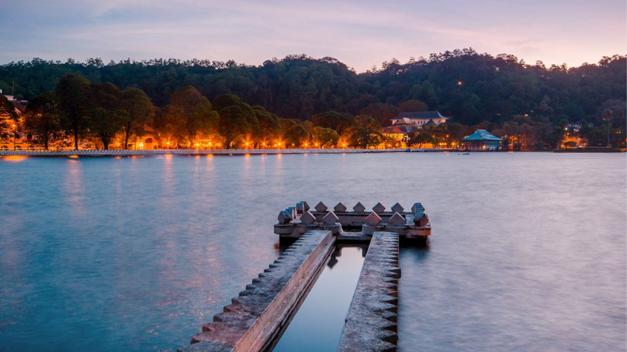 Ab Colombo: Tour nach Pinnawala und Kandy