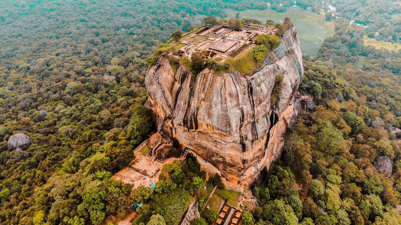 Sigiriya-Felsen und Dambulla-Höhle von Panadura