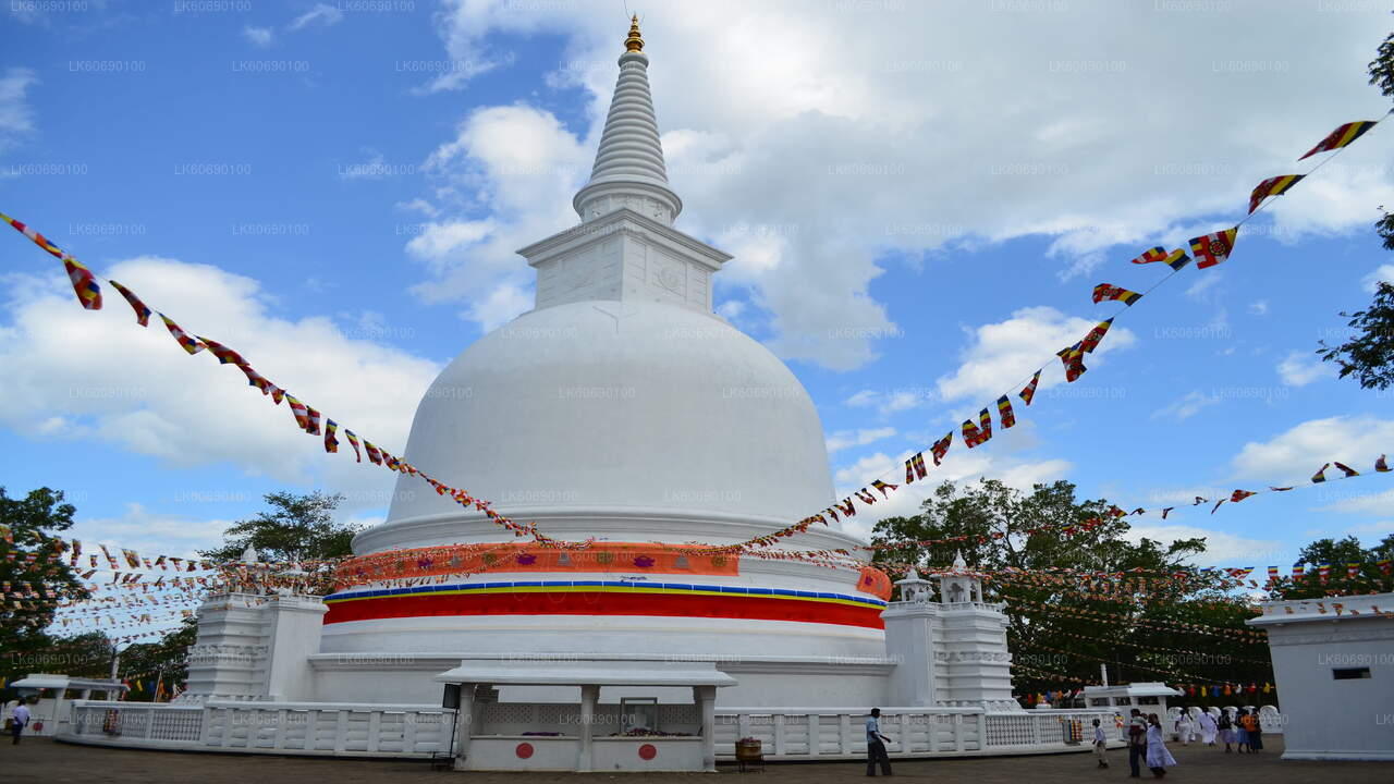 Tour zum Dambana-Aborigine-Dorf ab Mahiyanganaya