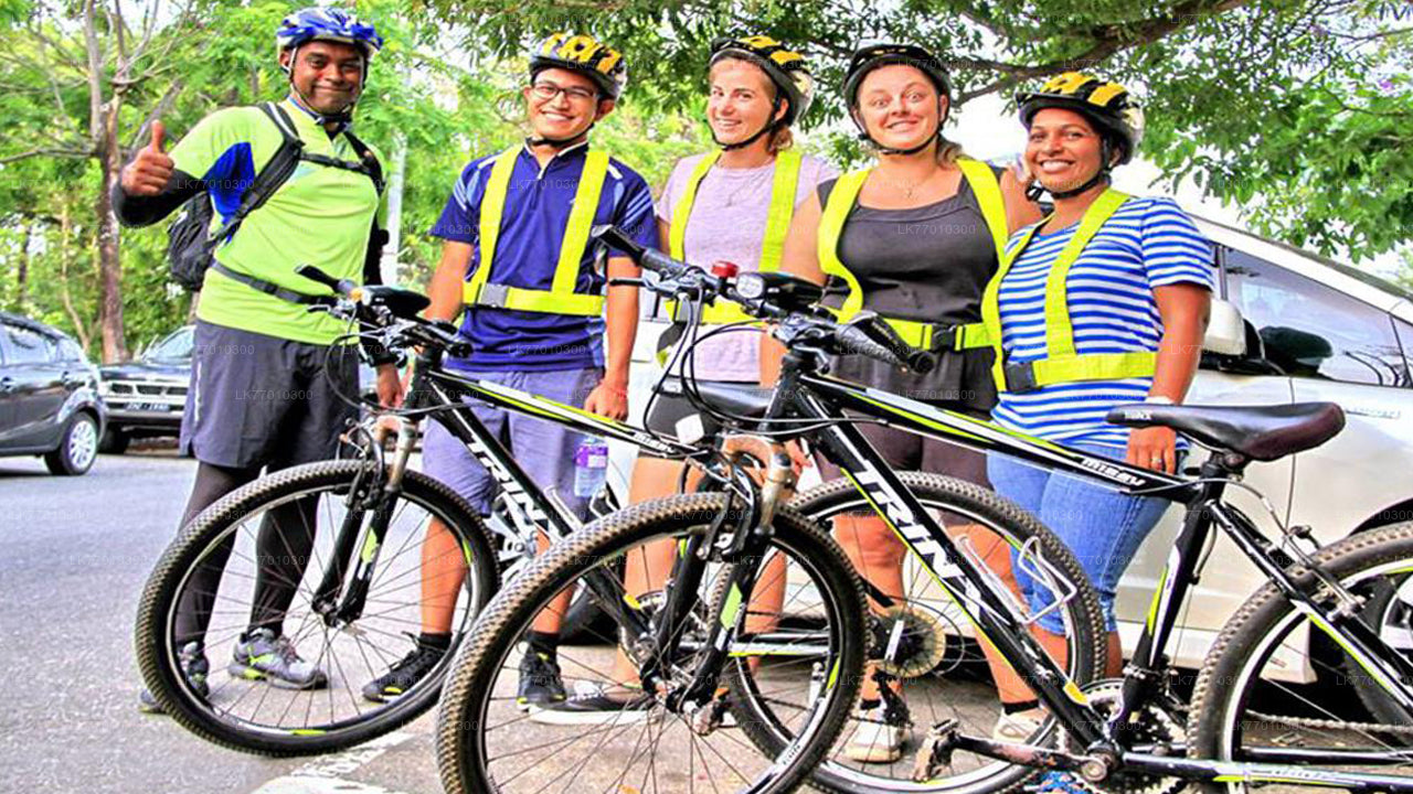 Radfahren am Morgen ab Colombo