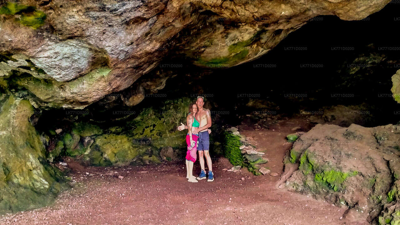 Radeln Sie von Kitulgala zur Belilena-Höhle