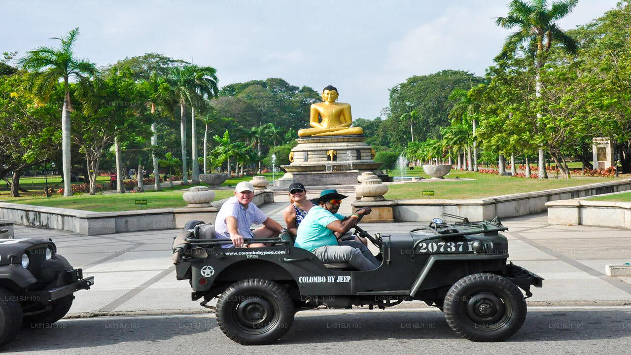 Stadtrundfahrt durch Colombo im Vietnamkriegs-Jeep vom Seehafen Colombo