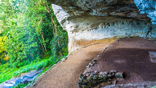 Erkunden Sie die Belilena-Höhle von Kitulgala aus
