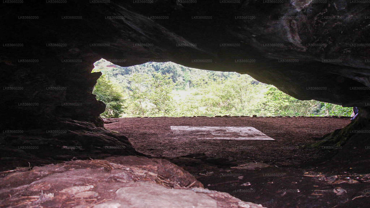 Erkunden Sie die Belilena-Höhle vom Mount Lavinia aus
